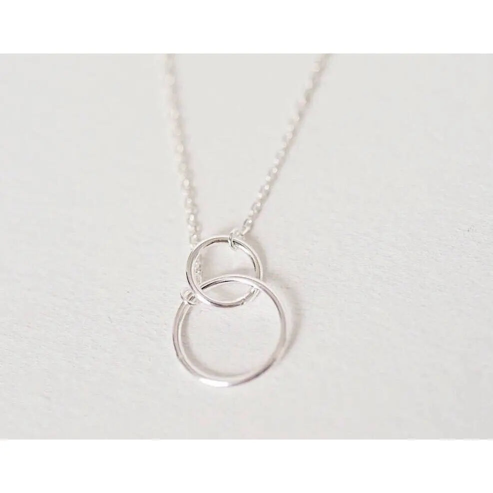 Interlocking Circle Necklace - Savi Jewelry