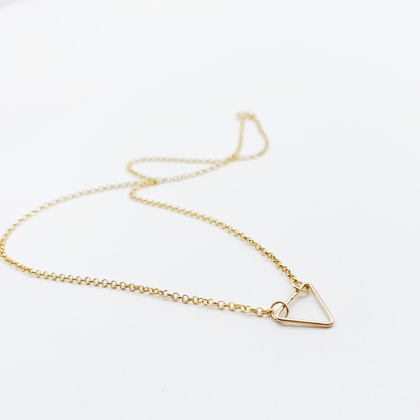 Dainty Gold triangle necklace - Savi Jewelry