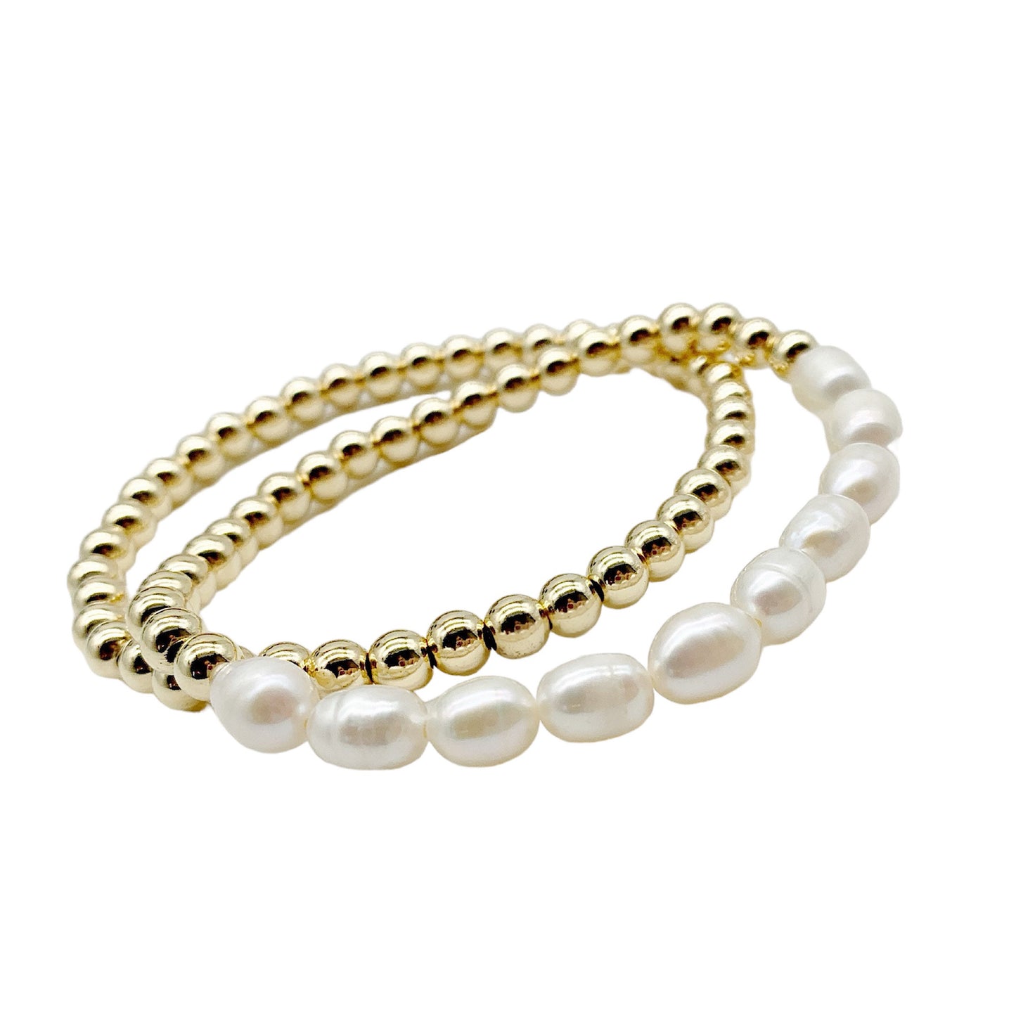 Dainty Gold pearl bracelet