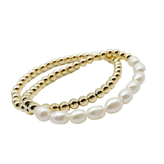 Dainty Gold pearl bracelet