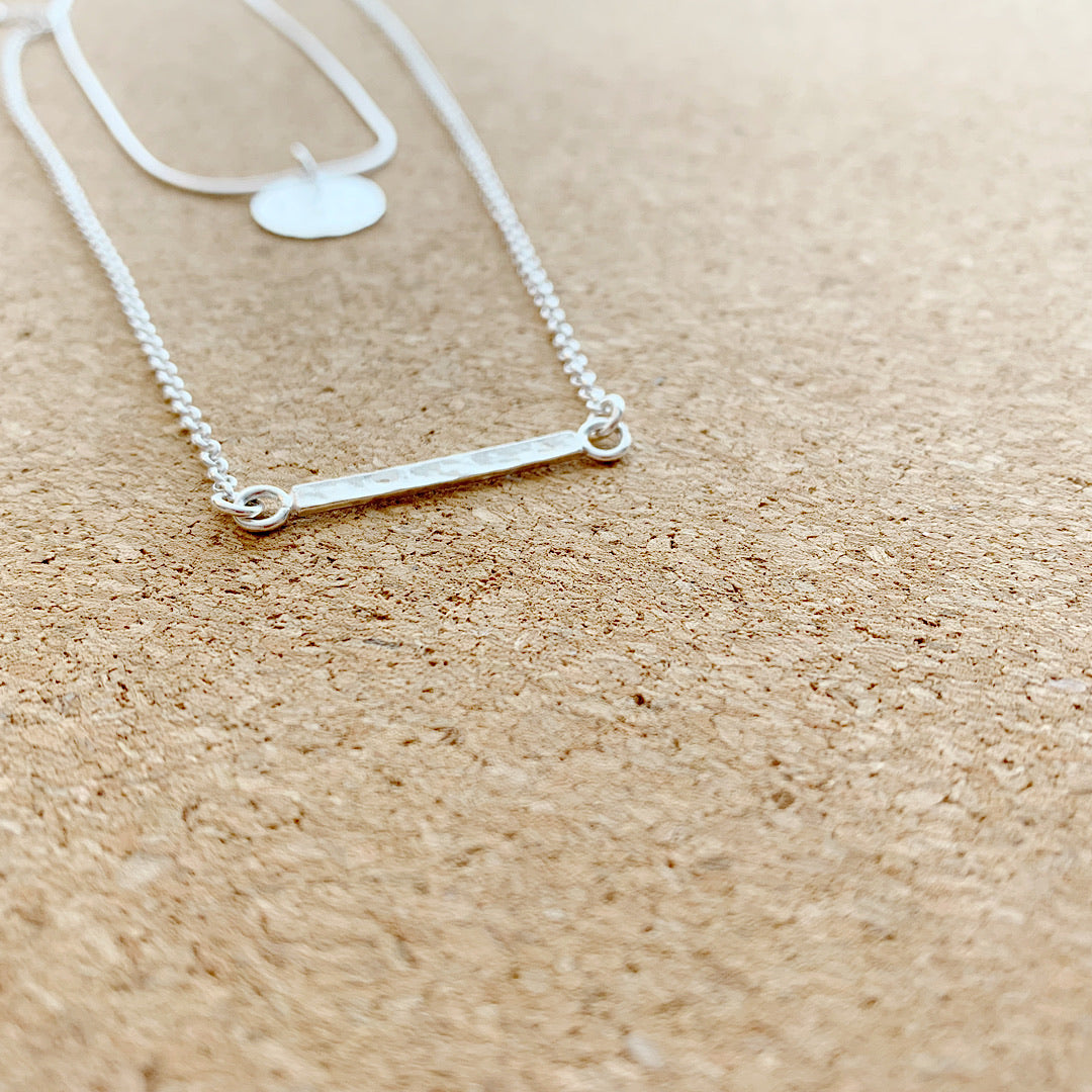 Hammered bar necklace - Savi Jewelry
