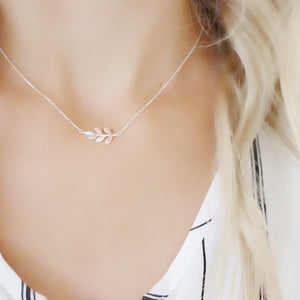 Leaf necklace - Savi Jewelry