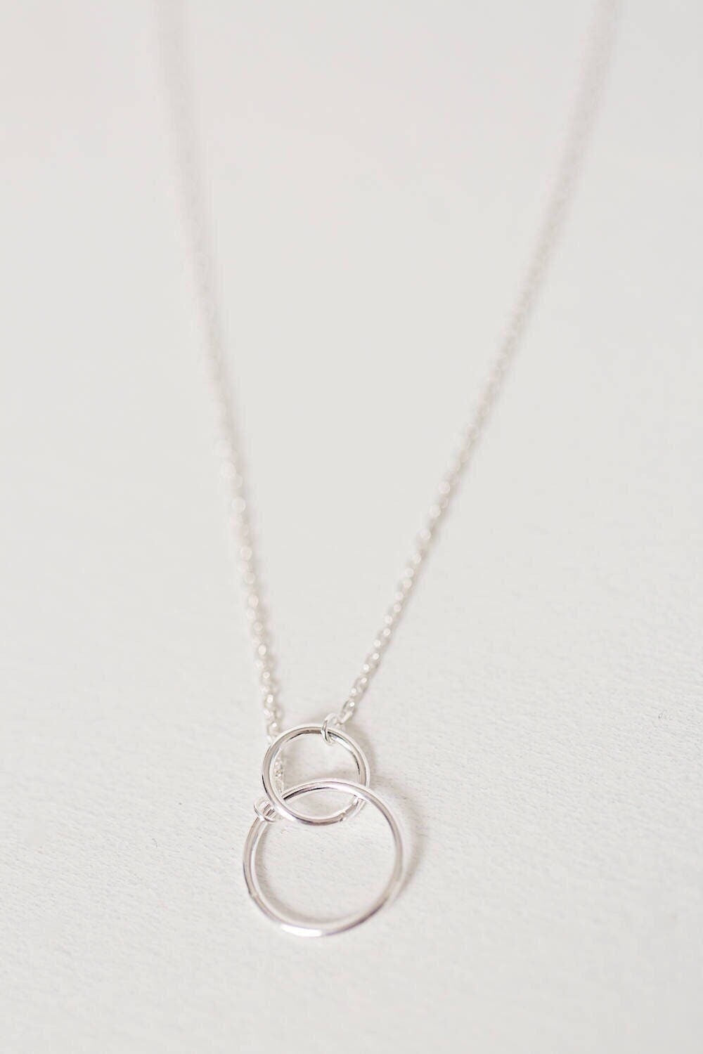 Interlocking Circle Necklace - Savi Jewelry