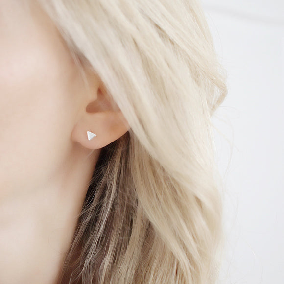 Dainty Triangle stud Earrings - Savi Jewelry