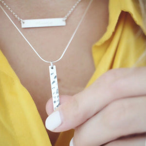 Skinny Hammered necklace - Savi Jewelry