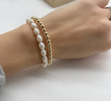 Dainty Gold pearl bracelet