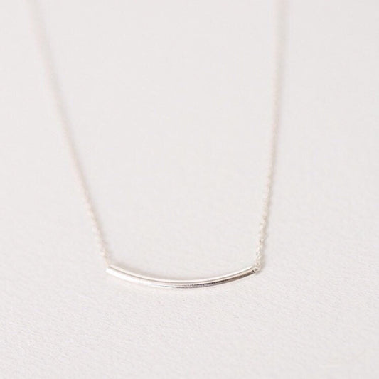 Curved Bar necklace - Savi Jewelry