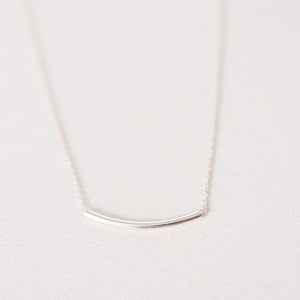 Curved Bar necklace - Savi Jewelry